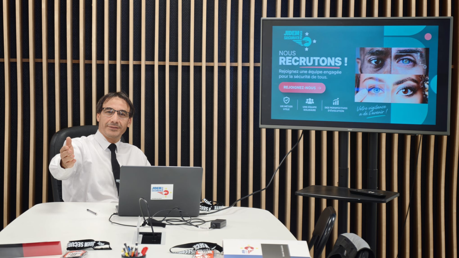 Responsable d'exploitation JIDEM Sécurité Privée à son bureau